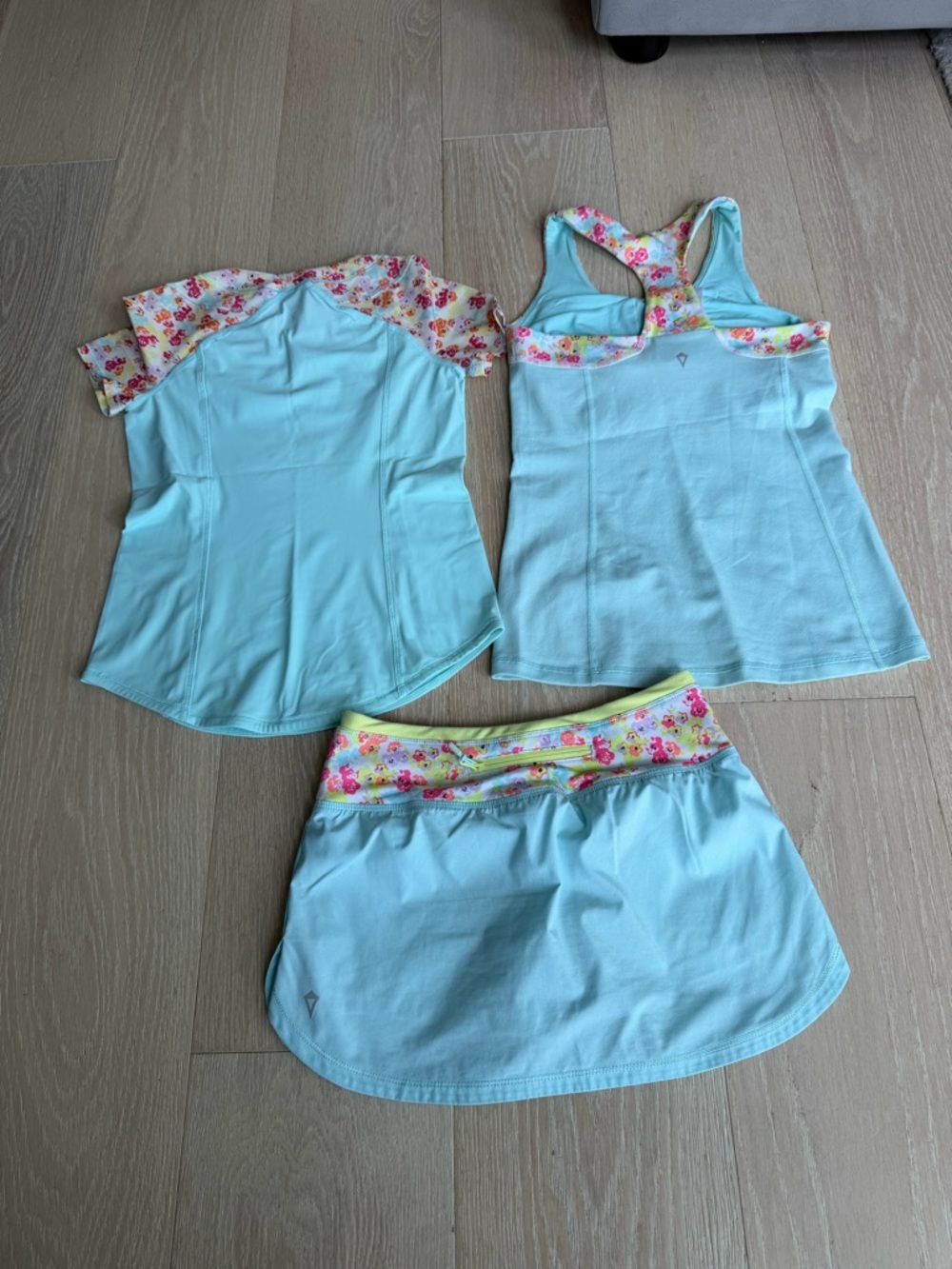 3 piece Ivivva by lululemon girls set / tennis outfit / mint floral / size 10